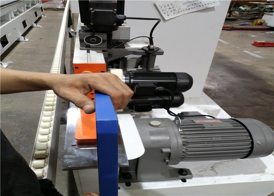 machine automatique de bordure foncée de PVC 23m/min avec l'arrondissage faisant le coin